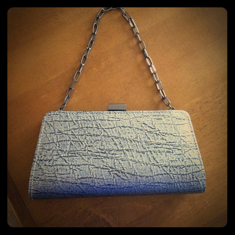 Metallic clutch like new condition